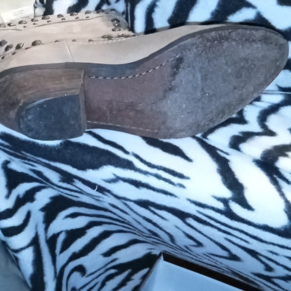 Vince Camuto leather boots - Picture 3 of 3